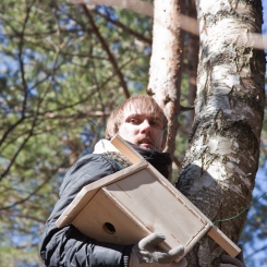 Inkilėlių kabinimo akcija, 2011-03-27, inkilas, medis, Vytautas Švažas